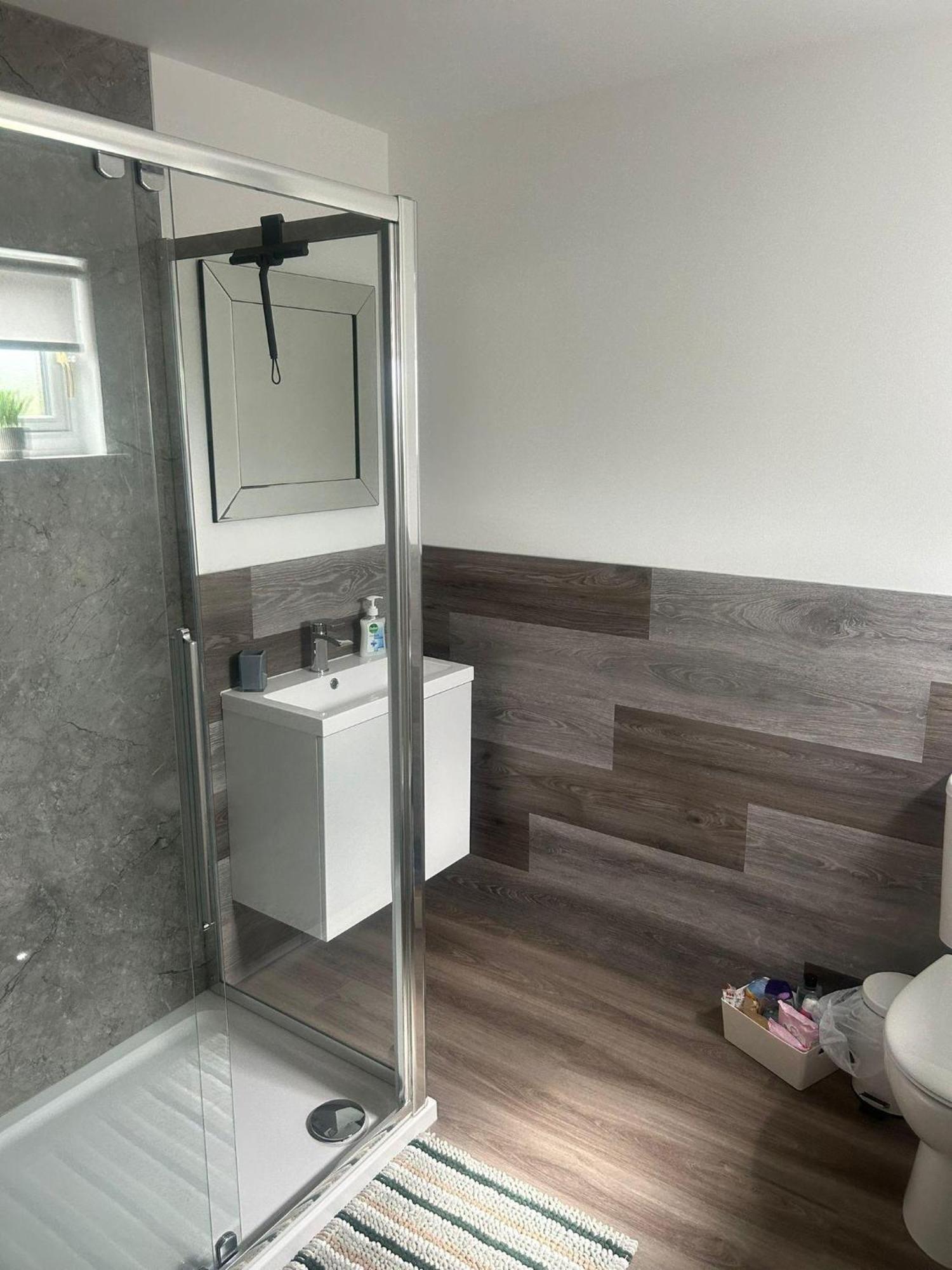 Lanarkshire Apartment- Views- Sleeps 4- Balcony ラークホール エクステリア 写真